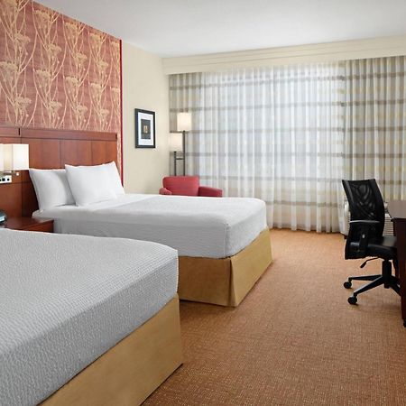 Courtyard By Marriott Houston Kingwood Hotel Kinwood Exterior photo