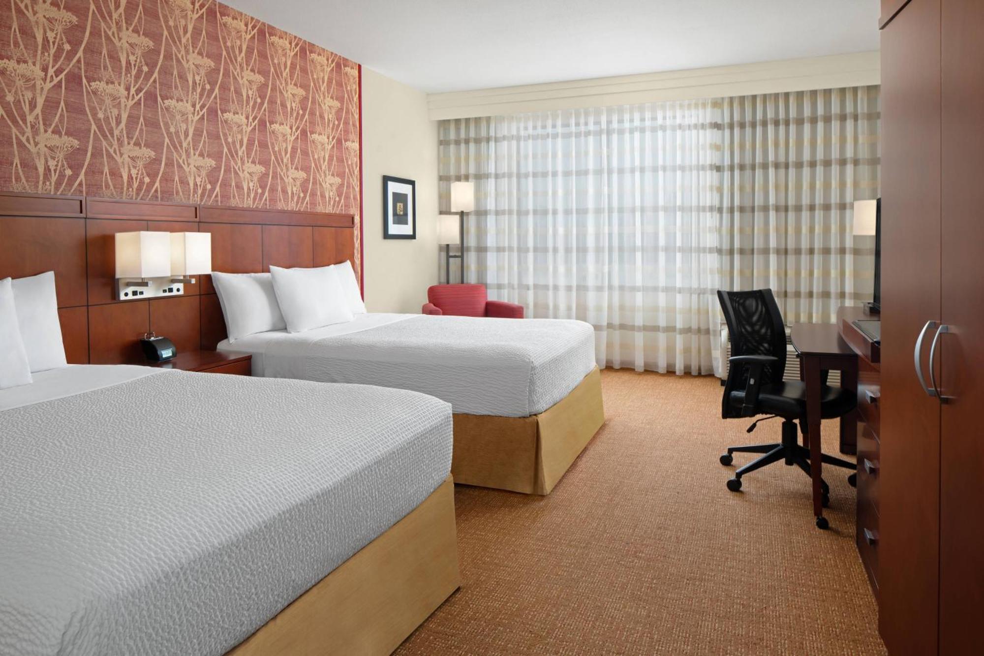 Courtyard By Marriott Houston Kingwood Hotel Kinwood Exterior photo