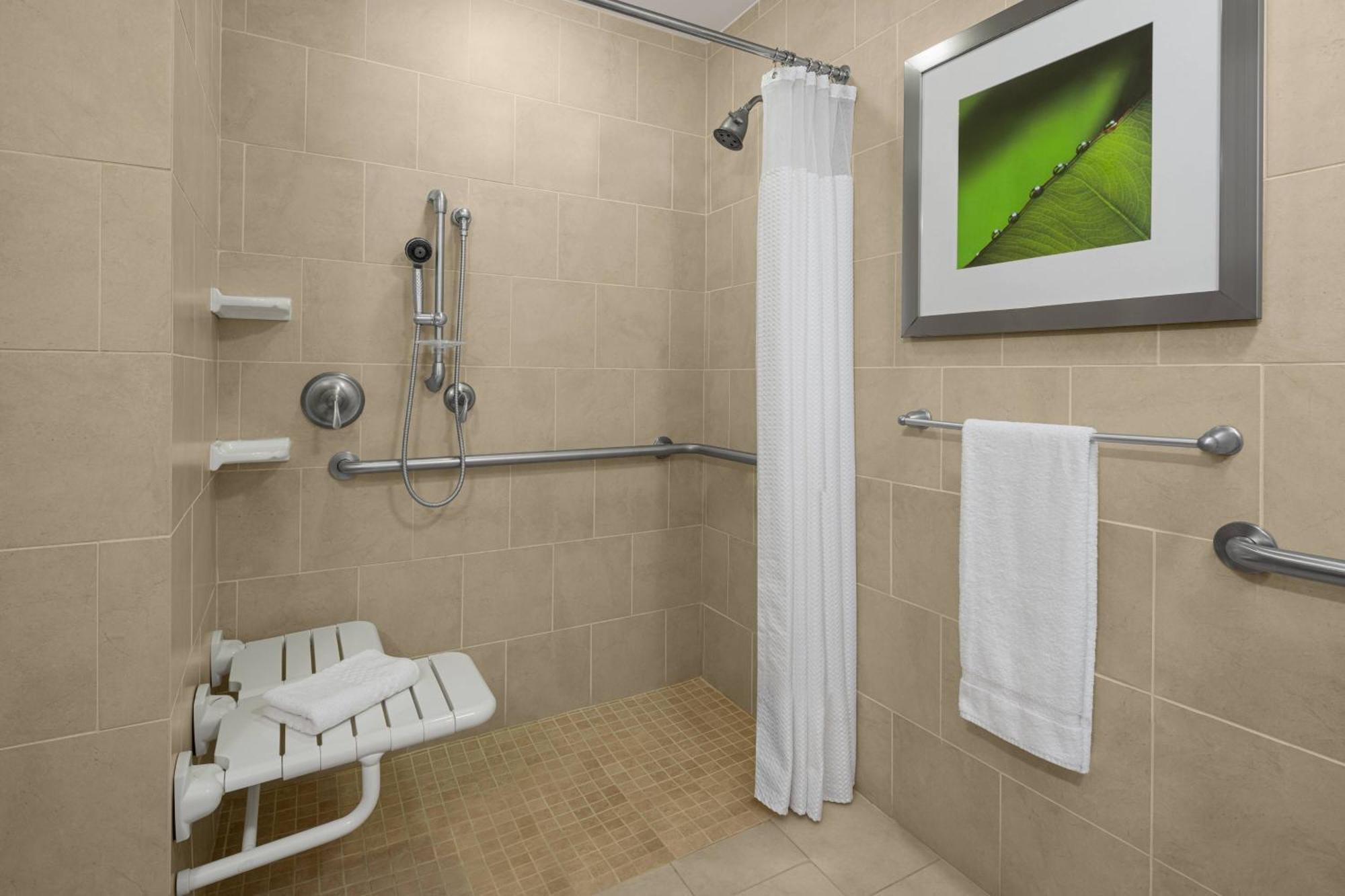 Courtyard By Marriott Houston Kingwood Hotel Kinwood Exterior photo