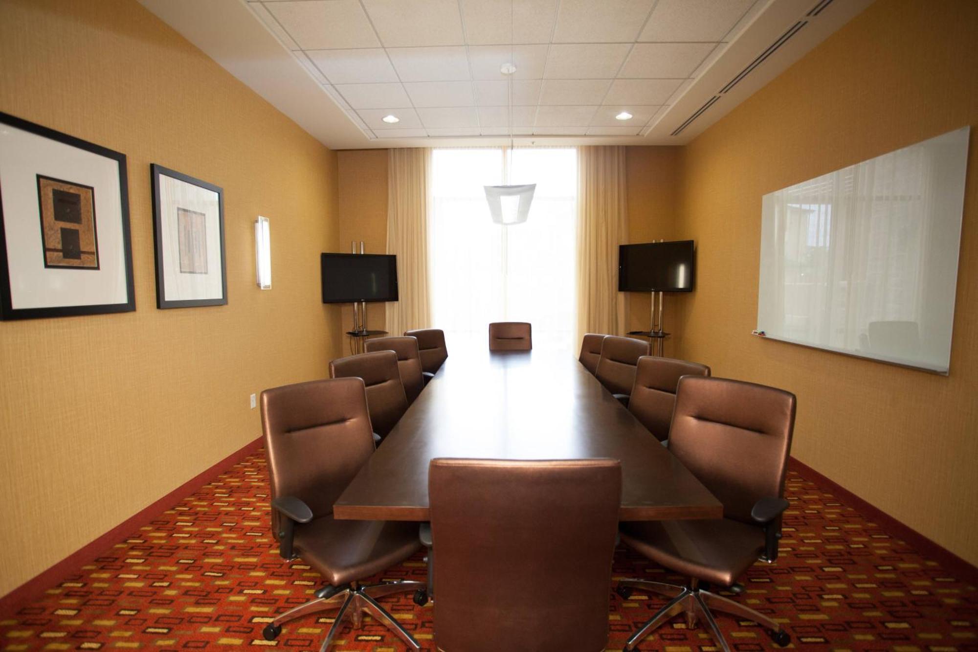 Courtyard By Marriott Houston Kingwood Hotel Kinwood Exterior photo