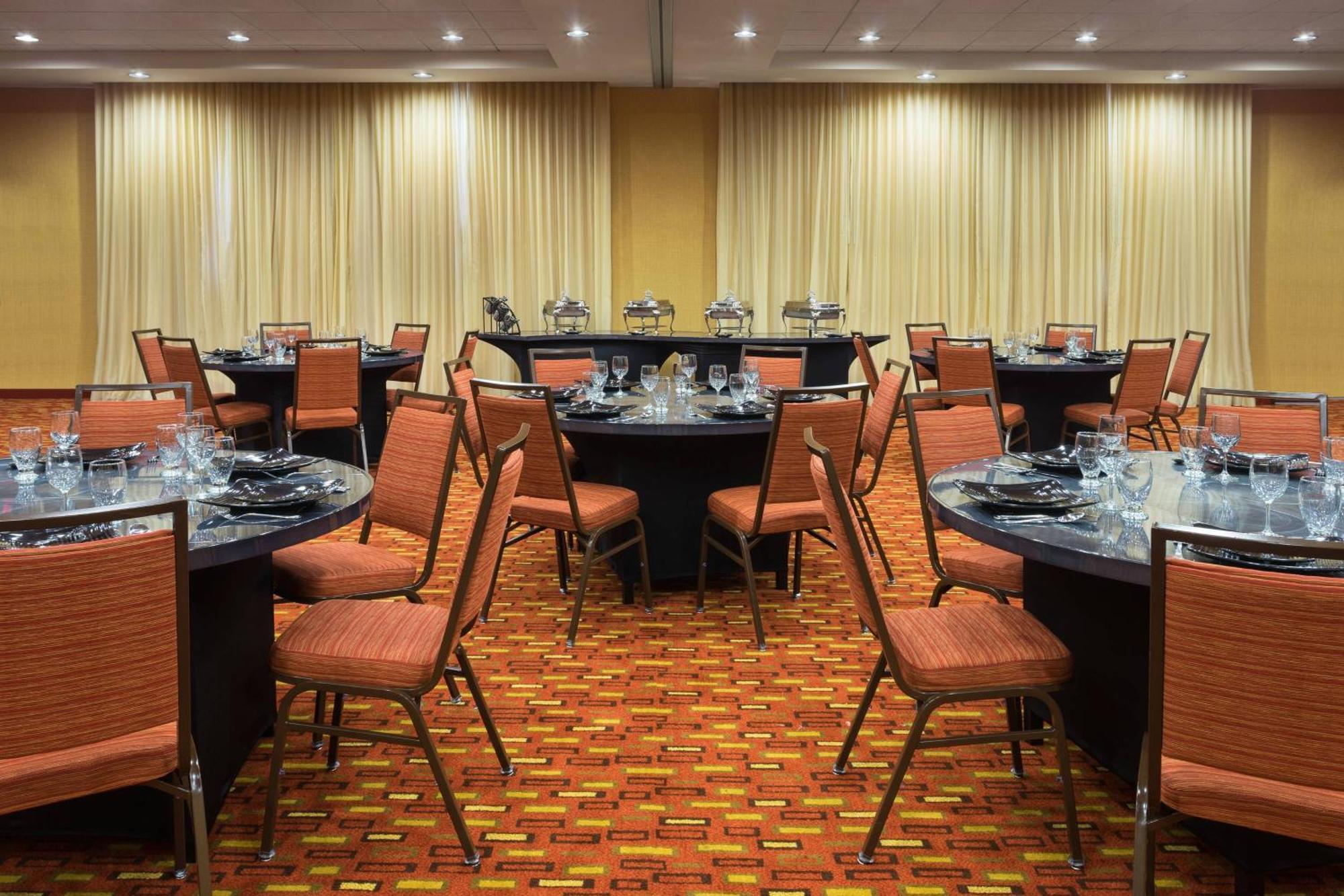 Courtyard By Marriott Houston Kingwood Hotel Kinwood Exterior photo